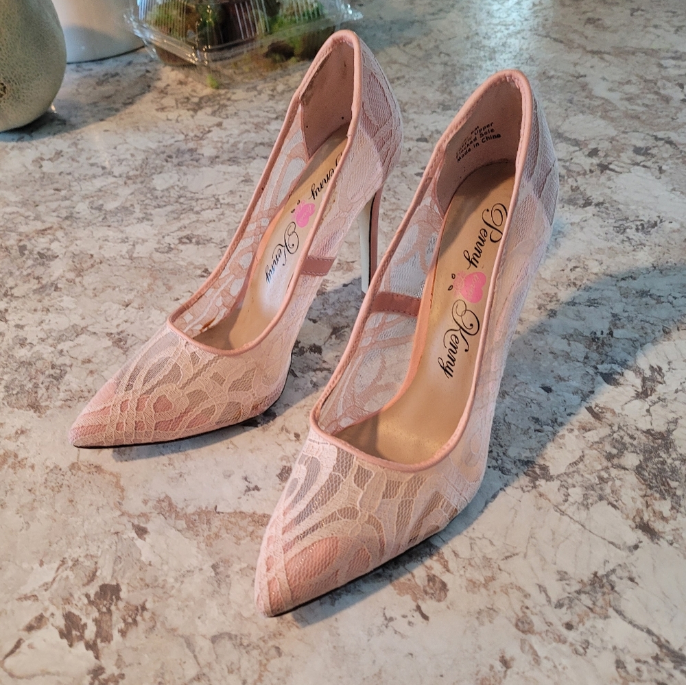 Kenny loves Penny pink lace heels
